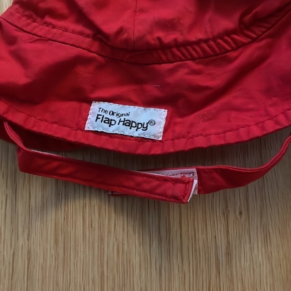 Red newborn beach hat - Picture 2 of 5